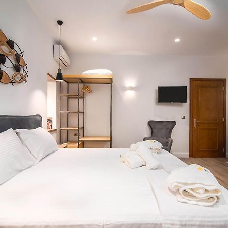 Curcumelli Luxury Suites - Πορτονι 2 コルフ島 エクステリア 写真