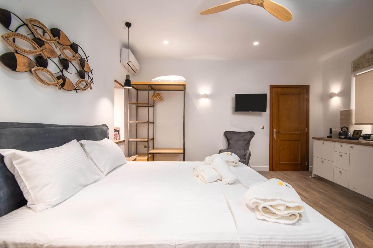 Curcumelli Luxury Suites - Πορτονι 2 コルフ島 エクステリア 写真